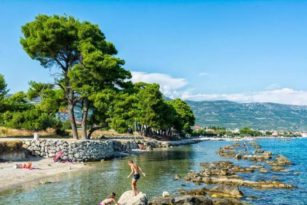Beach Studio Apartment Ivan Kastela 0*,  Croatia