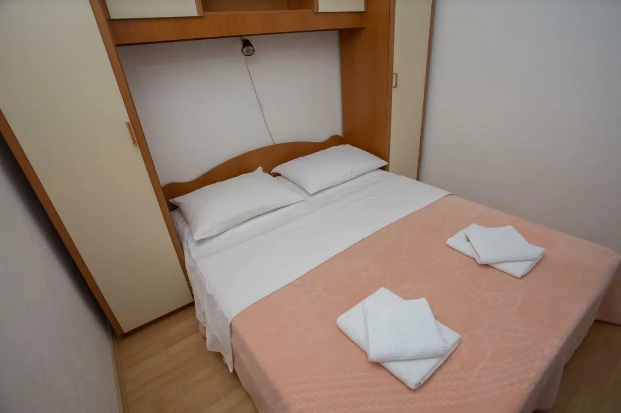 Beach Studio Apartment Ivan Kastela