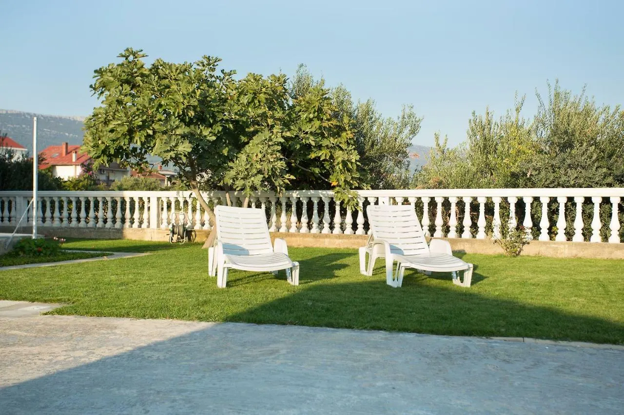 Beach Studio Apartment Ivan Kastela