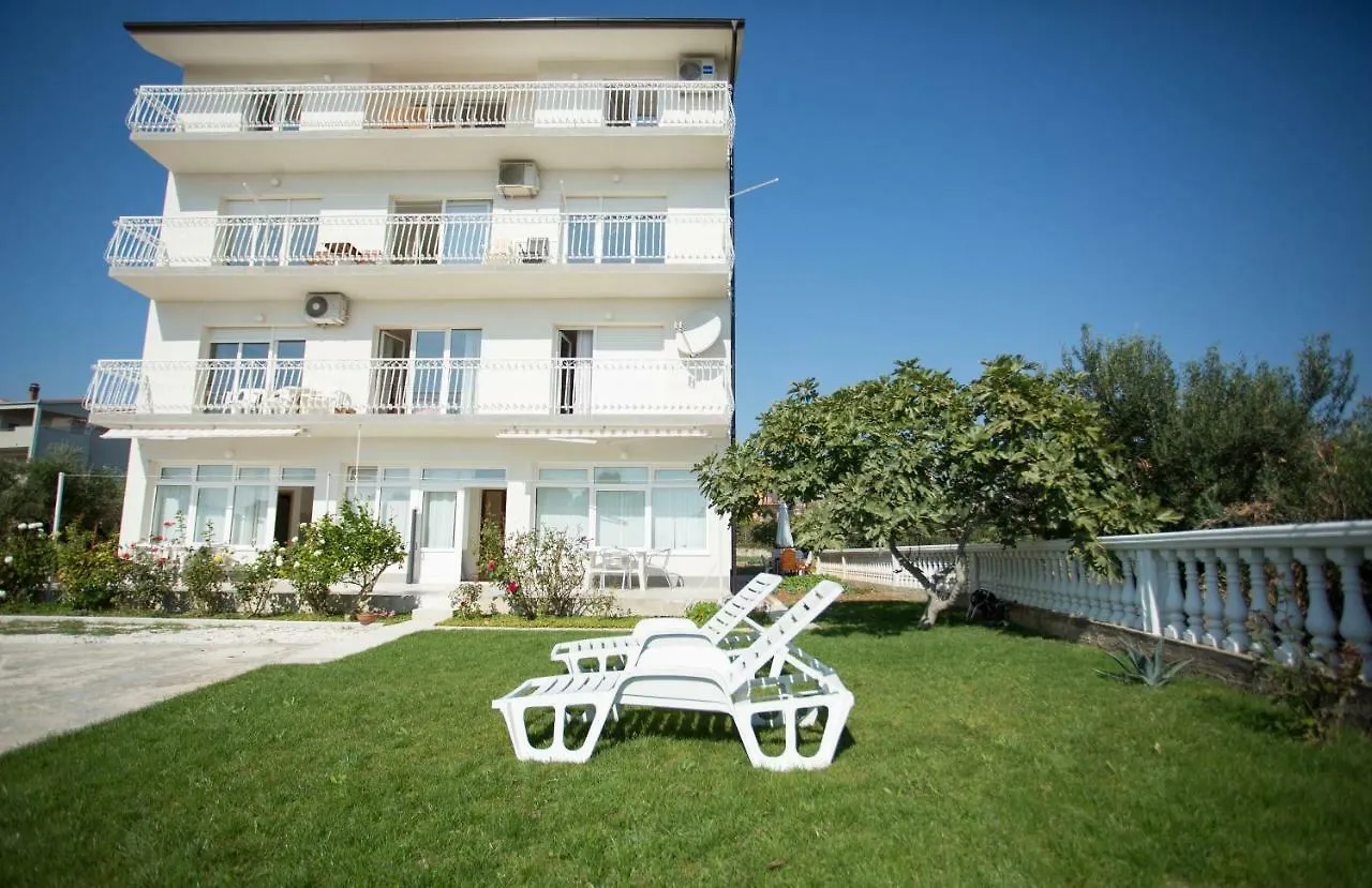 Beach Studio Apartment Ivan Kastela