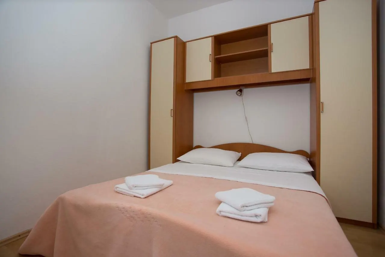 Beach Studio Apartment Ivan Kaštela