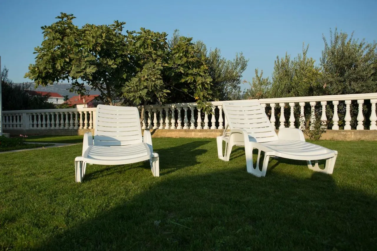 Beach Studio Apartment Ivan Kaštela
